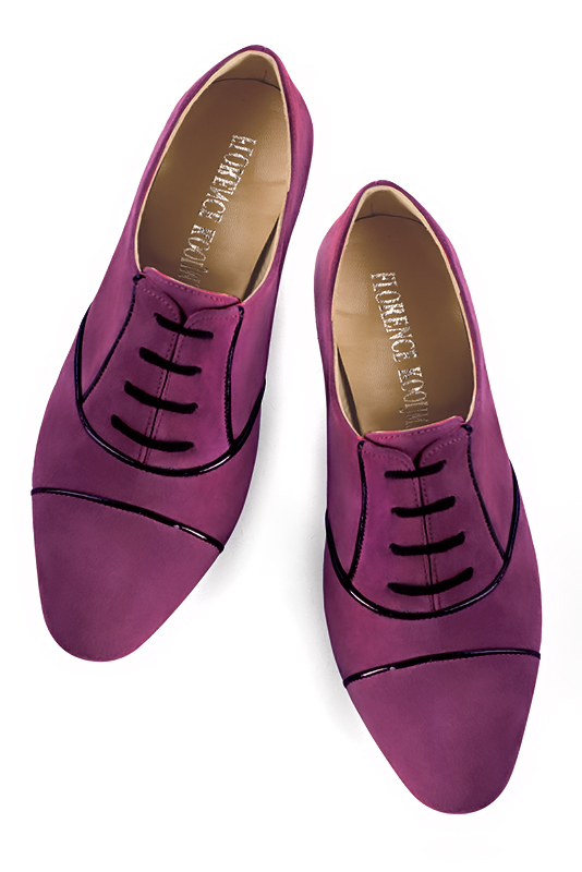 Mulberry purple and gloss black women's essential lace-up shoes. Round toe. High kitten heels. Top view - Florence KOOIJMAN